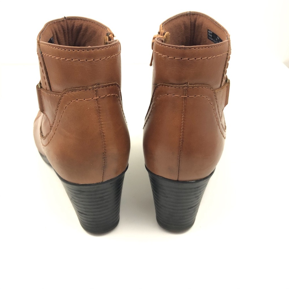 Sold Clark’s Brown leather ankle booties size 8 - Picture 4 of 10